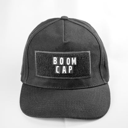 Черна шапка Boom Cap